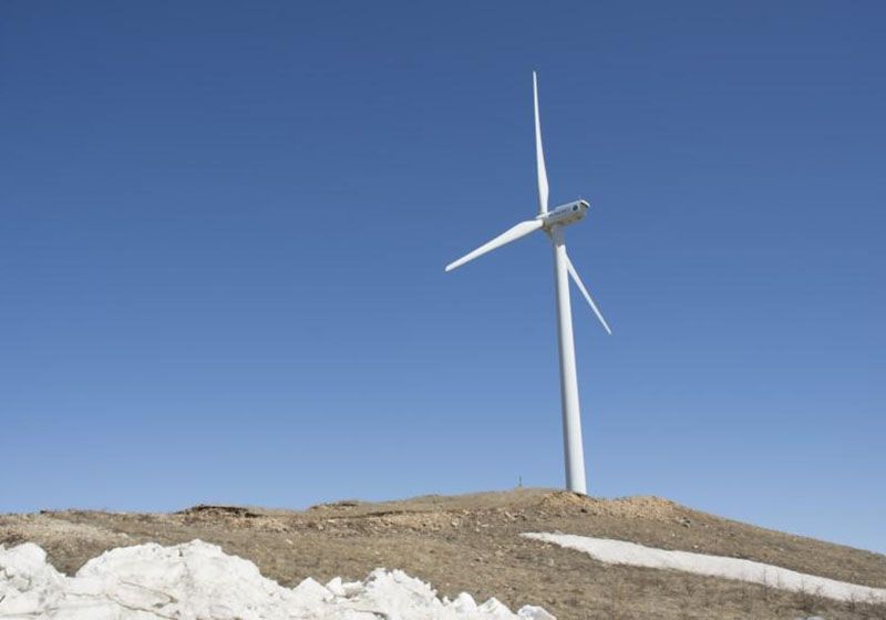 為什么風(fēng)力發(fā)電機(jī)轉(zhuǎn)得那么慢還能發(fā)電？