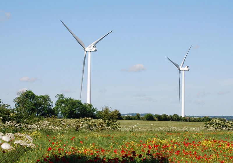 風(fēng)力發(fā)電機(jī)產(chǎn)生交流電還是直流電？